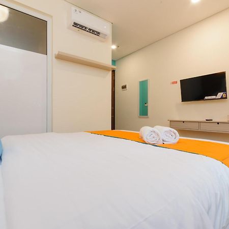 Sans Hotel Tajur Bogor Bantarkamang Exterior photo