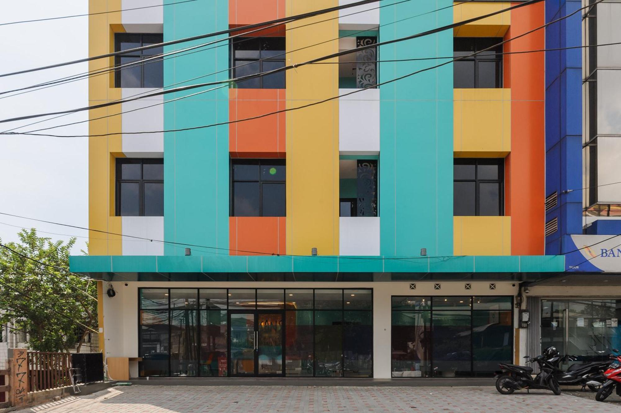 Sans Hotel Tajur Bogor Bantarkamang Exterior photo