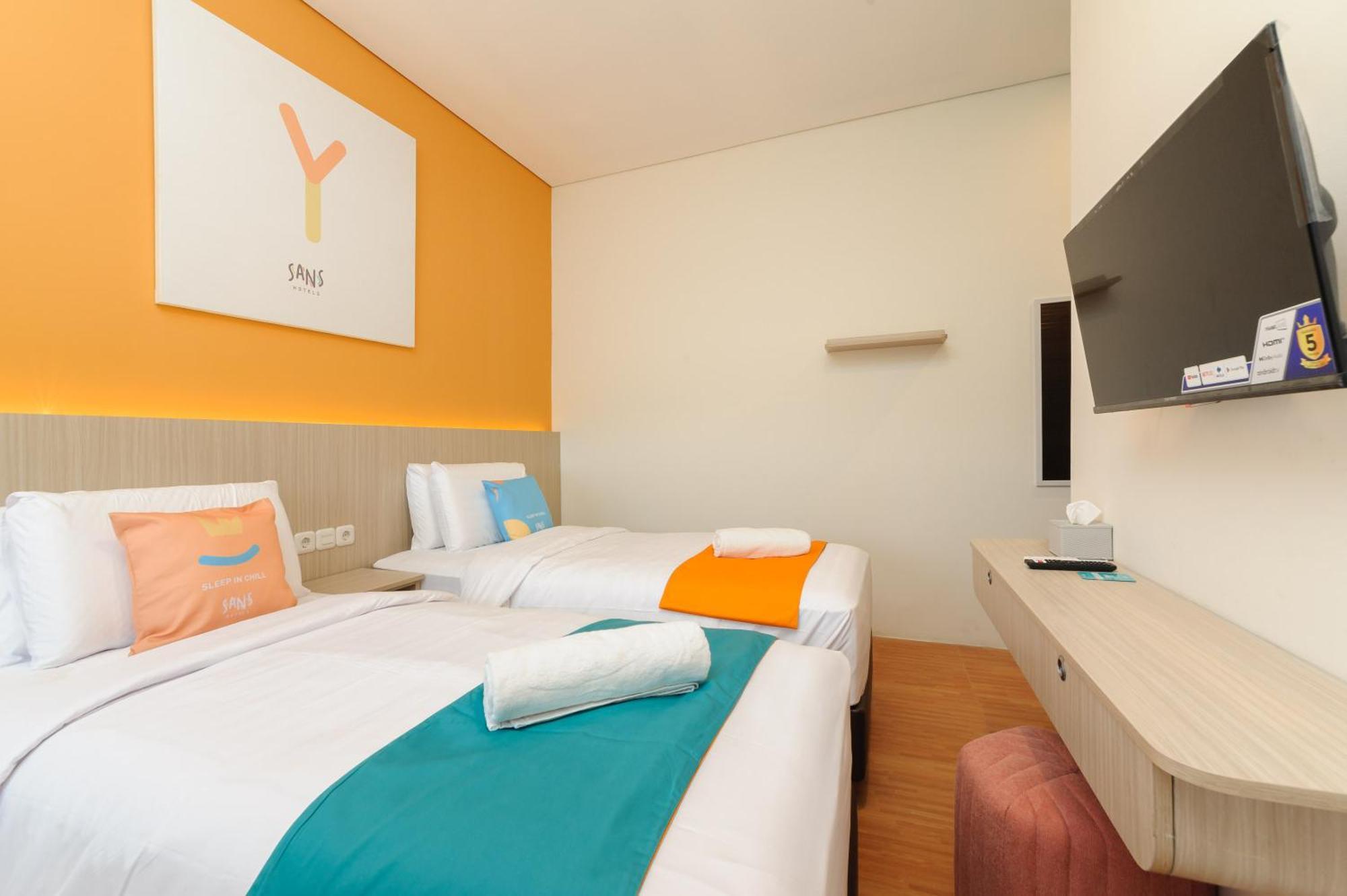Sans Hotel Tajur Bogor Bantarkamang Exterior photo